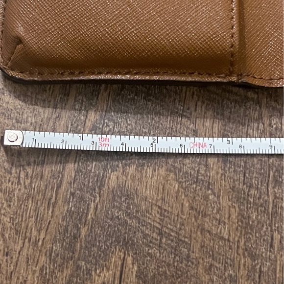 Tory Burch smartphone wallet - Picture 11 of 16